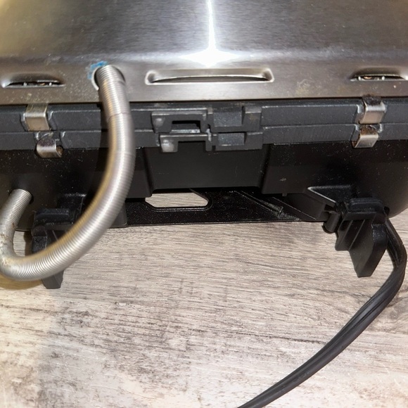 Cuisinart GR-300 Stainless Steel Countertop Indoor Electric Grill & Griddler - Picture 4 of 6